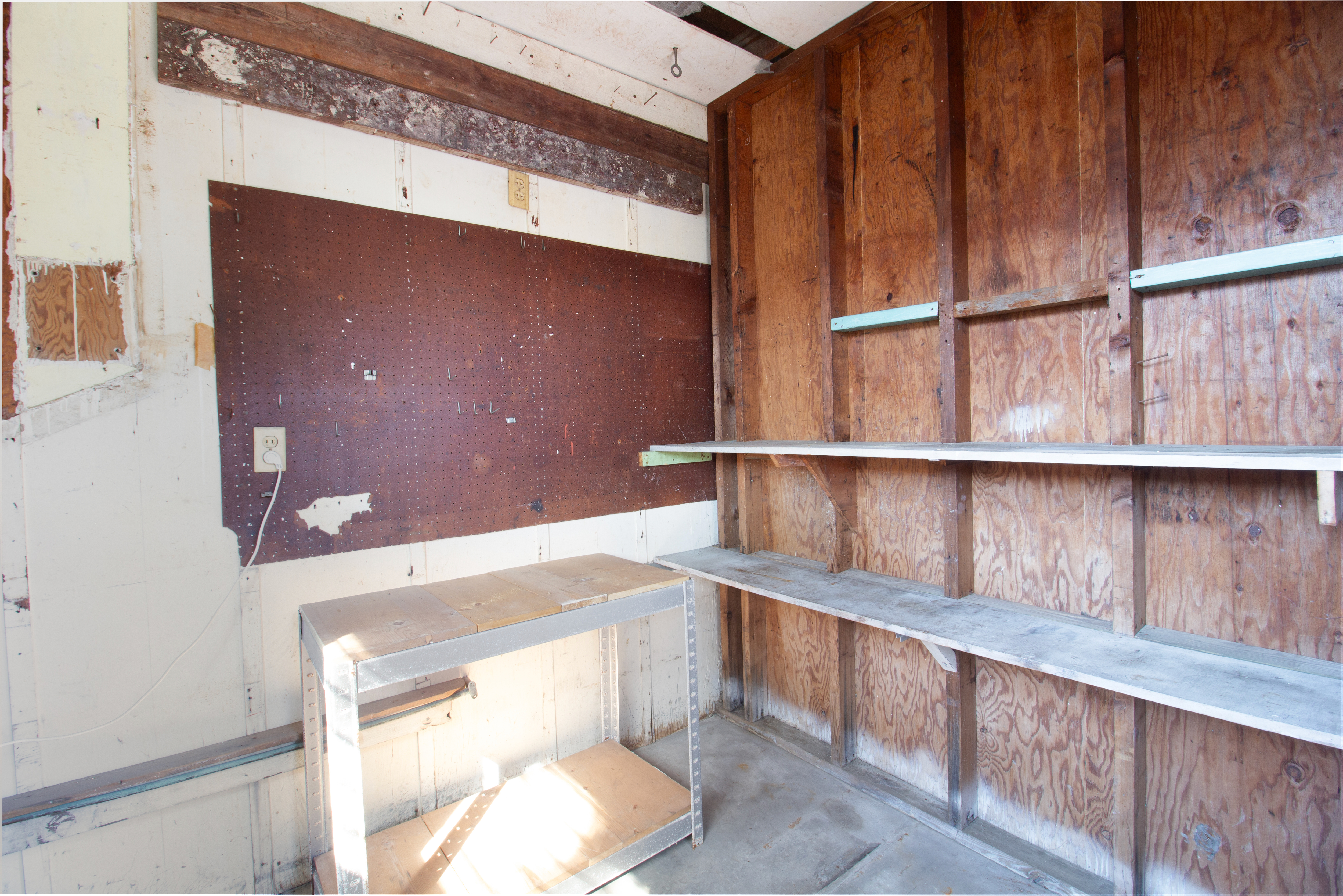 Interior photo of 2419 Baywood.